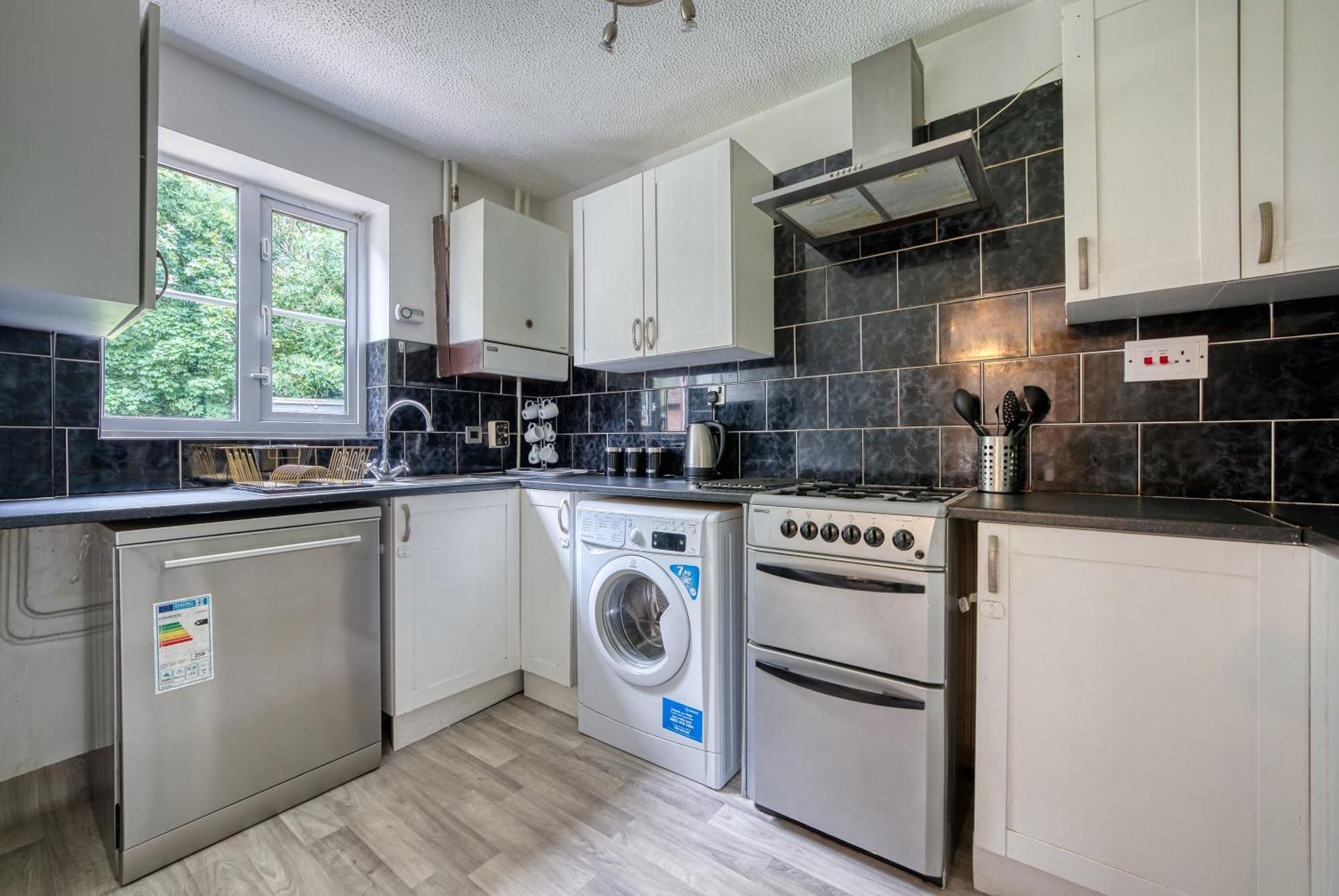 Capri 13 Sa - 3 Bed House, Close To Loughborough University & M1 Motorway, Free Wifi, Big Garden, Ample Parking- Ask For Contractor Rates! Экстерьер фото