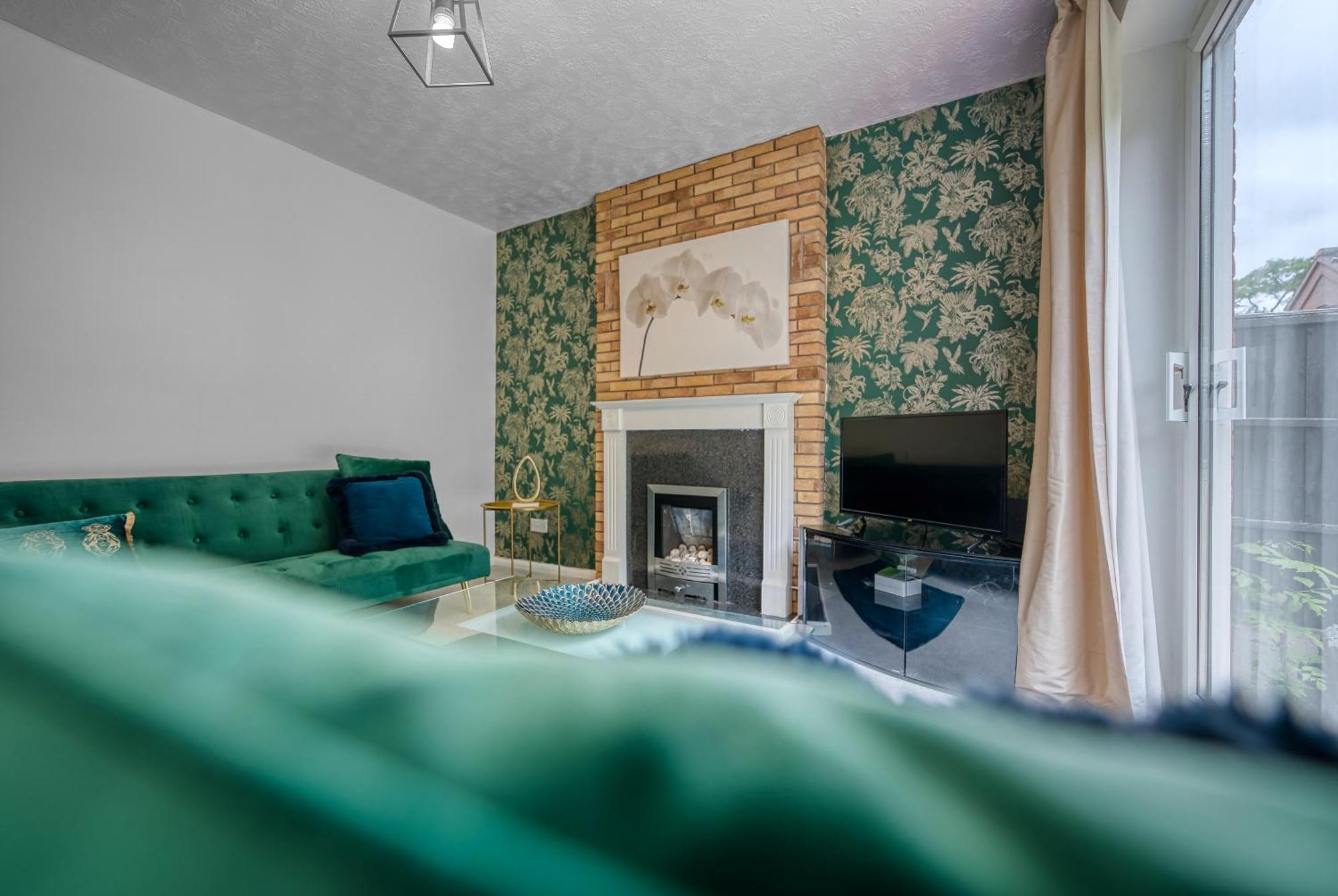 Capri 13 Sa - 3 Bed House, Close To Loughborough University & M1 Motorway, Free Wifi, Big Garden, Ample Parking- Ask For Contractor Rates! Экстерьер фото