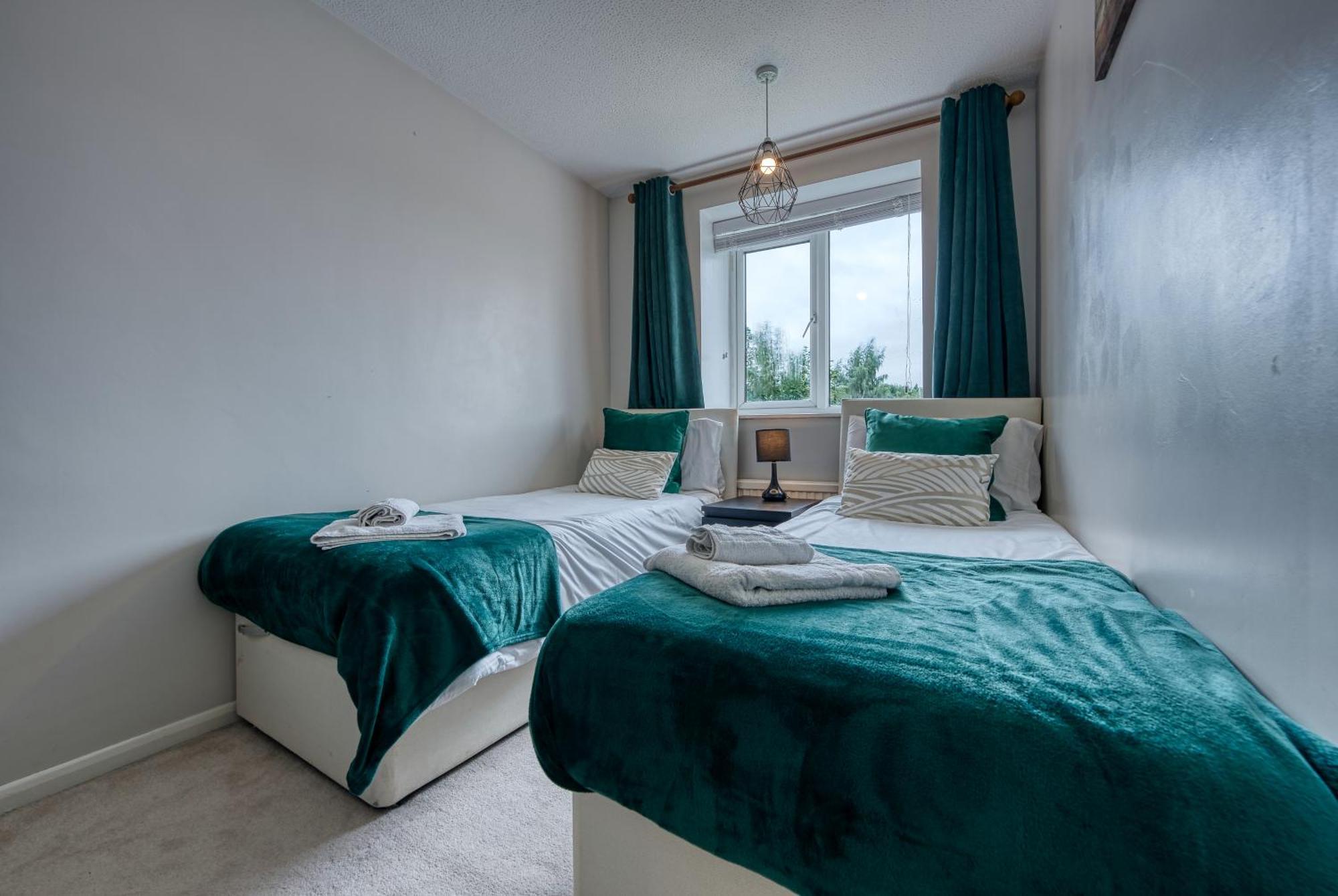 Capri 13 Sa - 3 Bed House, Close To Loughborough University & M1 Motorway, Free Wifi, Big Garden, Ample Parking- Ask For Contractor Rates! Экстерьер фото