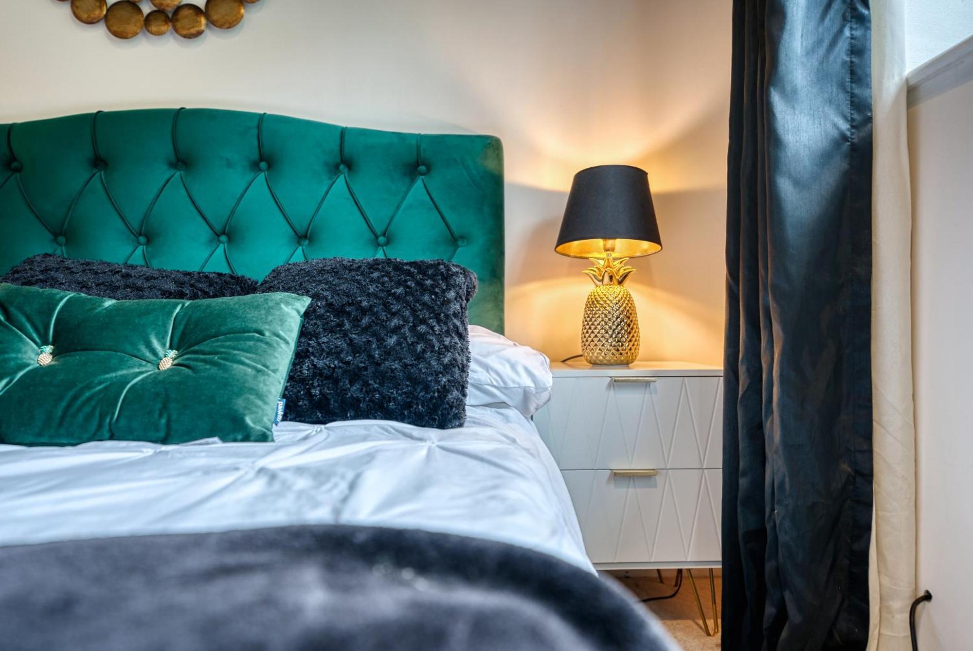 Capri 13 Sa - 3 Bed House, Close To Loughborough University & M1 Motorway, Free Wifi, Big Garden, Ample Parking- Ask For Contractor Rates! Экстерьер фото