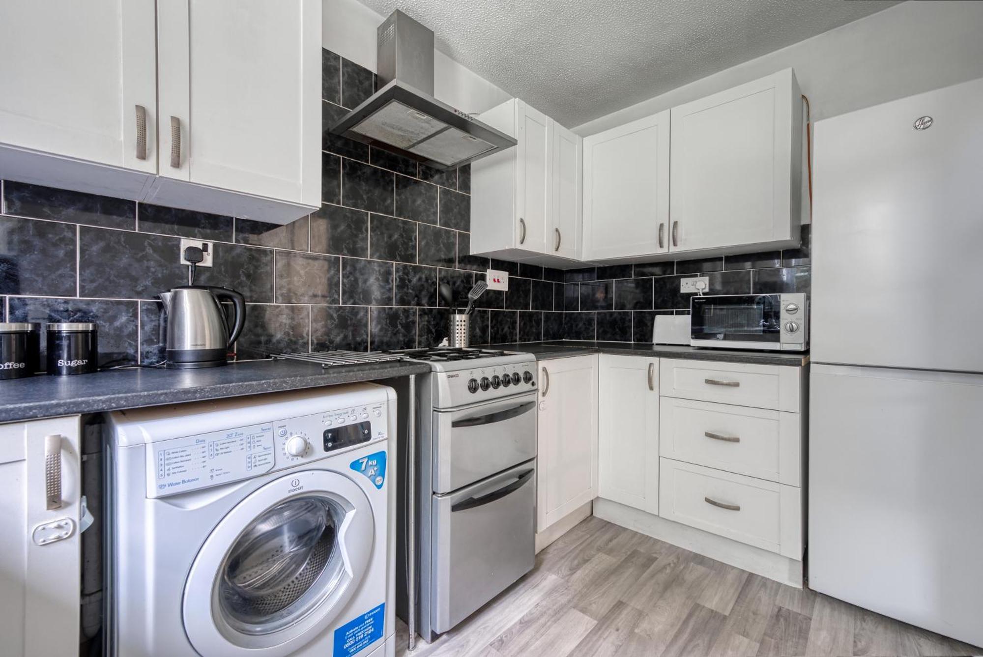 Capri 13 Sa - 3 Bed House, Close To Loughborough University & M1 Motorway, Free Wifi, Big Garden, Ample Parking- Ask For Contractor Rates! Экстерьер фото