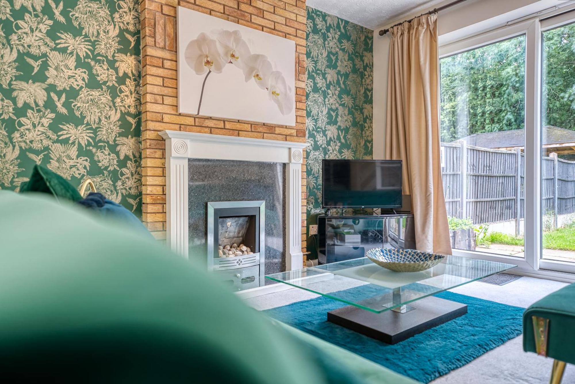 Capri 13 Sa - 3 Bed House, Close To Loughborough University & M1 Motorway, Free Wifi, Big Garden, Ample Parking- Ask For Contractor Rates! Экстерьер фото